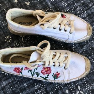 Rose Embroidered platform tennis sneakers